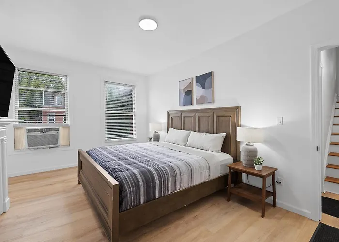 Shadyside, Central 3A Modern And Spacious Private Bedroom With Shared Bathroom And Free Parking